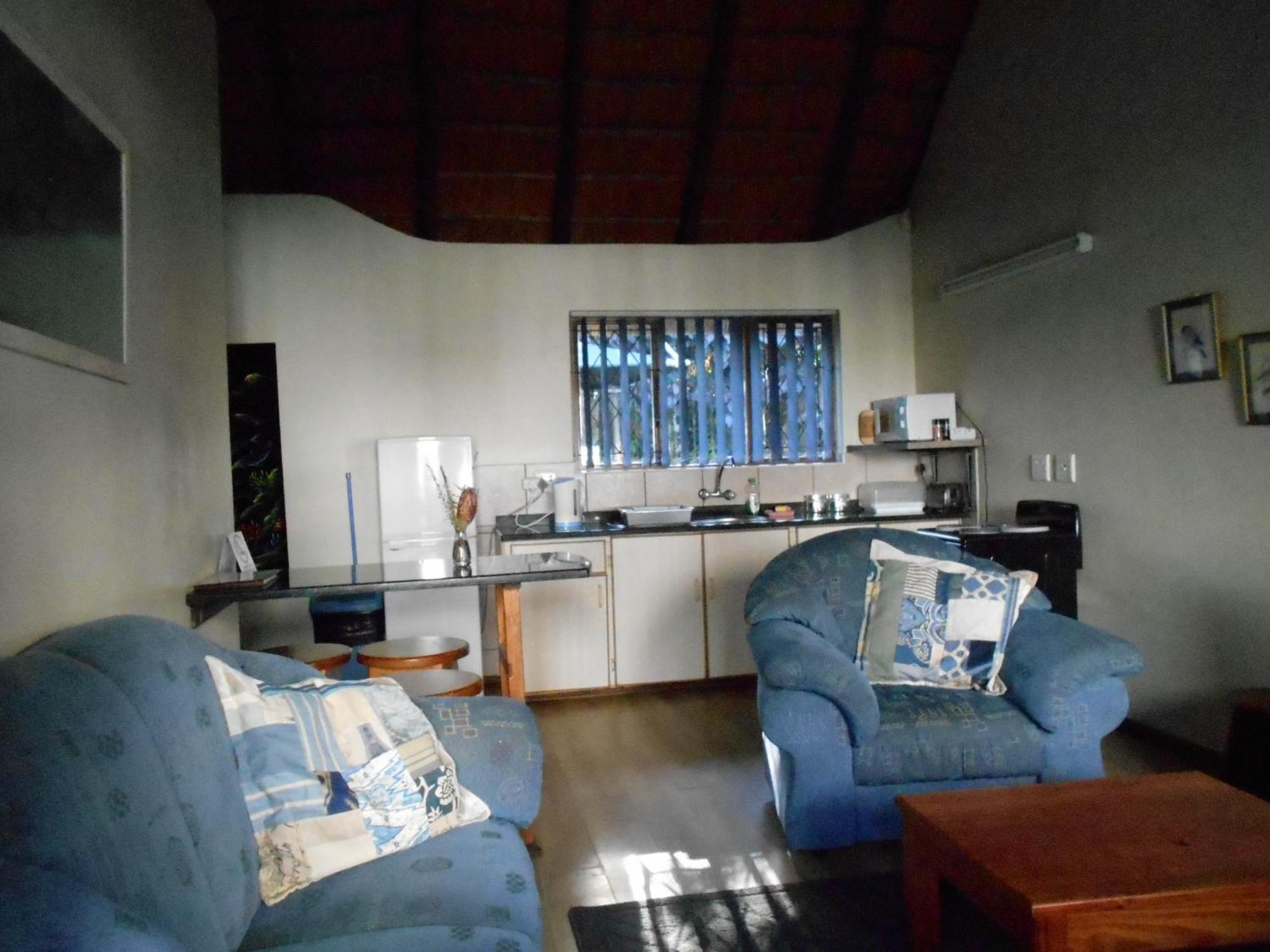 Emerald Cove Chalet Shelly Beach